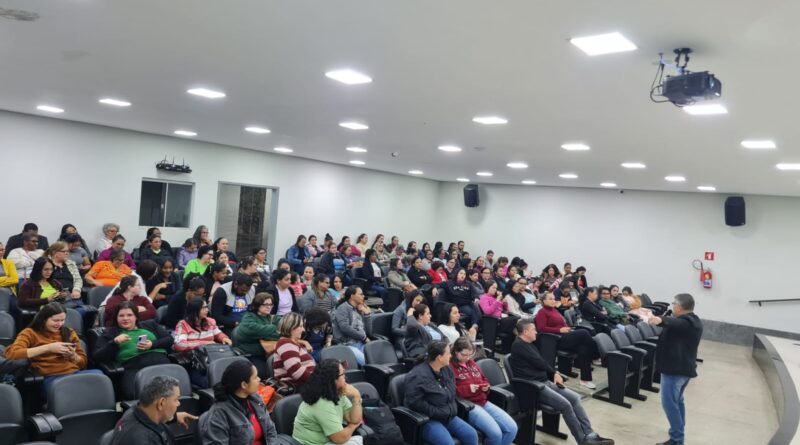 SINFPPEL Realiza Reunião com Professores para Discutir Ação Judicial do Piso Salarial