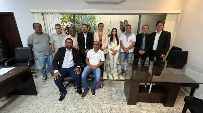 SINFPPEL participa de reunião na Câmara Municipal e debate proposta de reajuste salarial dos servidores